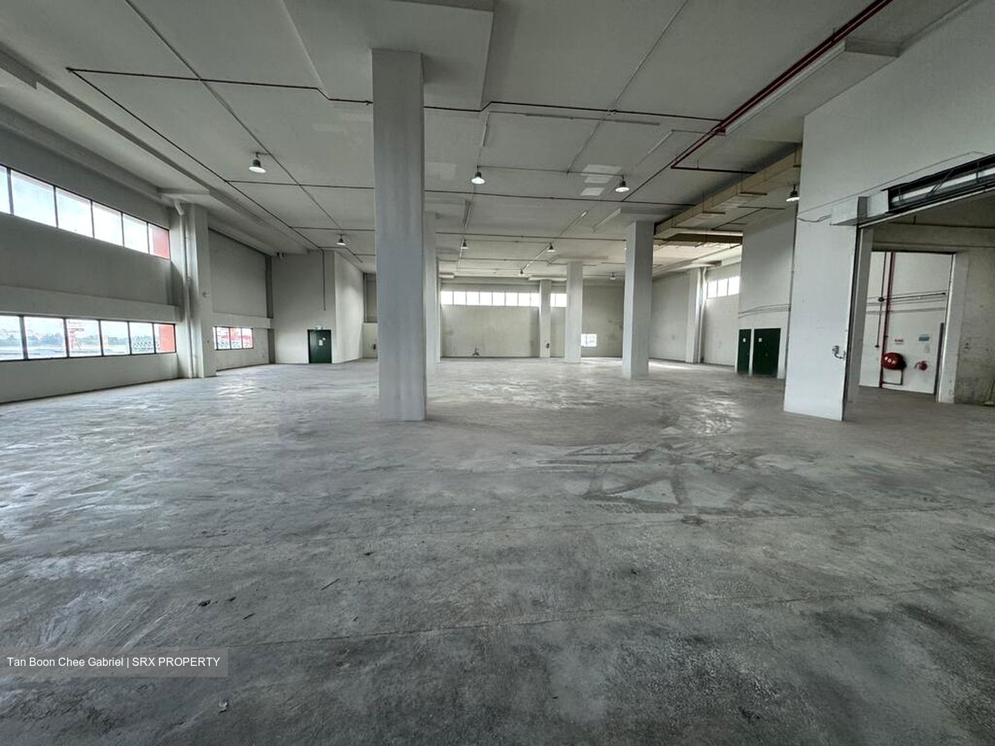 Gul Crescent (D22), Warehouse #565814821